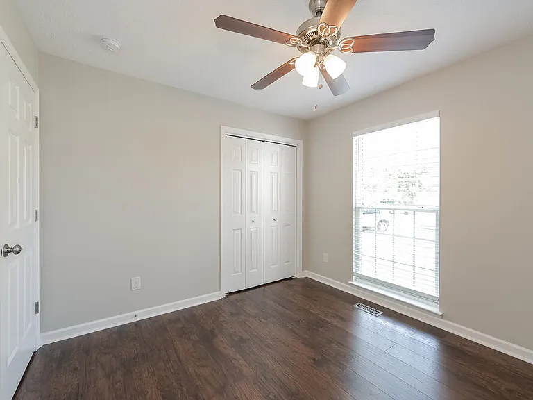 529 Leslie Ann Ct — Photo 12