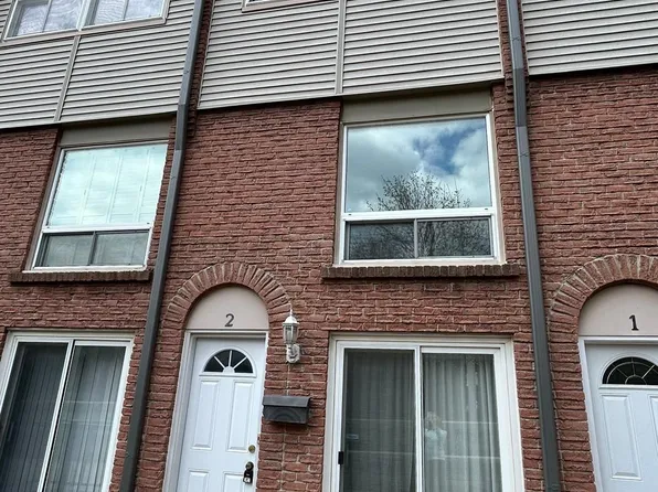 1666 Queen St E #2, Toronto, ON M4L 1G3