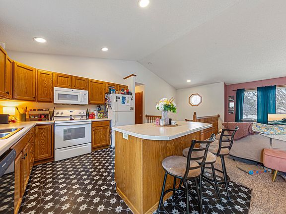 4th image of 135 Barony Rd