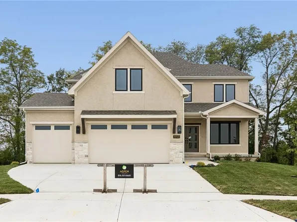 1957 Longview Dr, Liberty, MO 64068