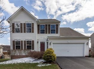 506 Meadowlake Ct, Washington, PA 15301