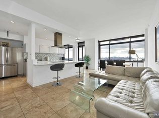 100 Old Palisade Rd PENTHOUSE 10, Fort Lee, NJ 07024