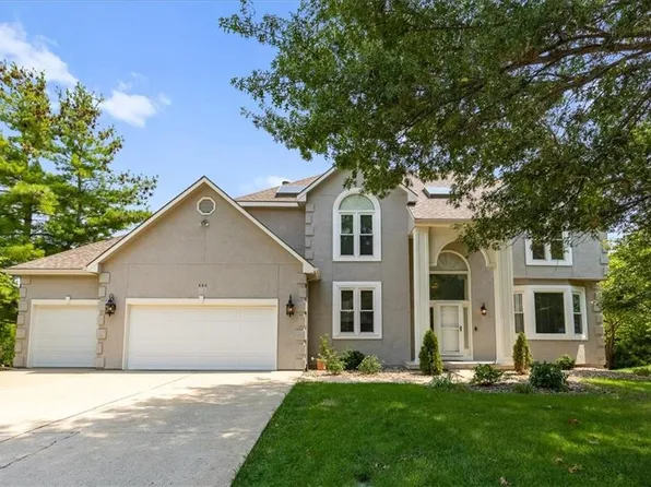 605 NW Edgewood Dr, Lees Summit, MO 64081