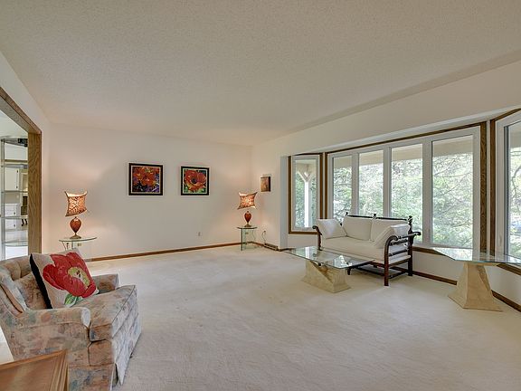 3rd image of 2740 Everest Ln N
