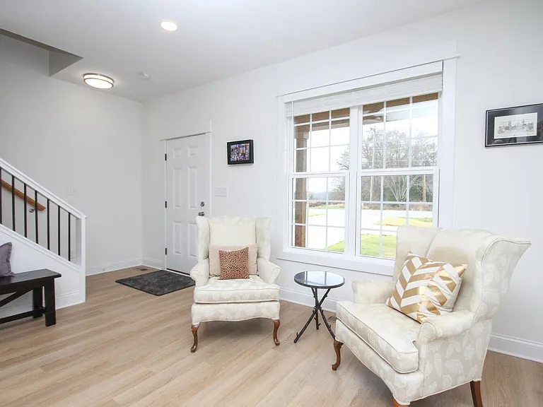 1076 Startown Rd — Photo 5