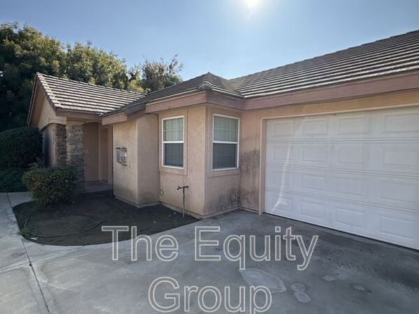 2224 N Vickie Ct