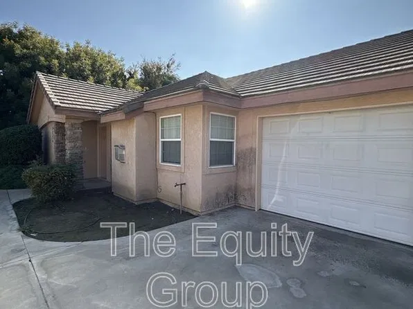 2224 N Vickie Ct, Visalia, CA 93291