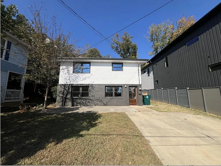 501 Eaves Pl — Photo 1