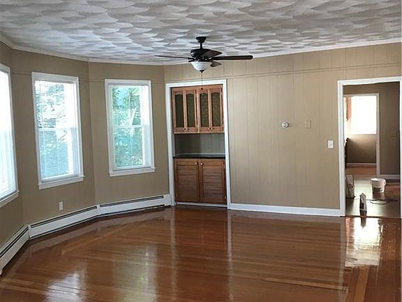 4th image of 1888 Smith St #2