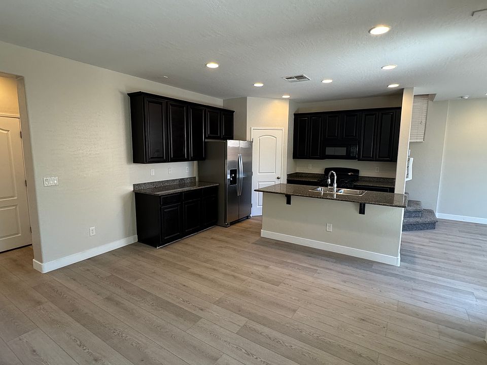 1st image of 4784 San Marcello St
