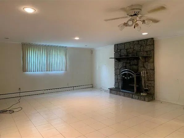 (undisclosed Address), Woodmere, NY 11598