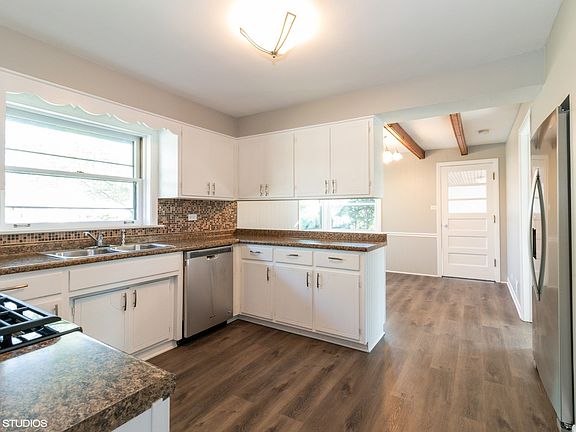 3rd image of 3325 W 99th St