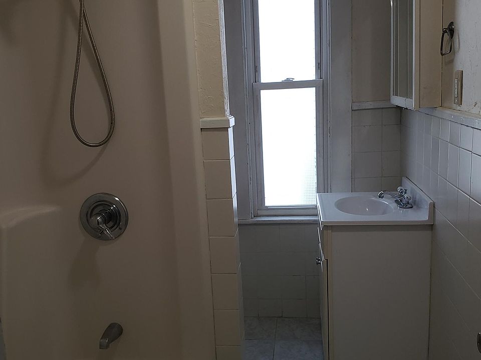 2nd image of 144 North St
