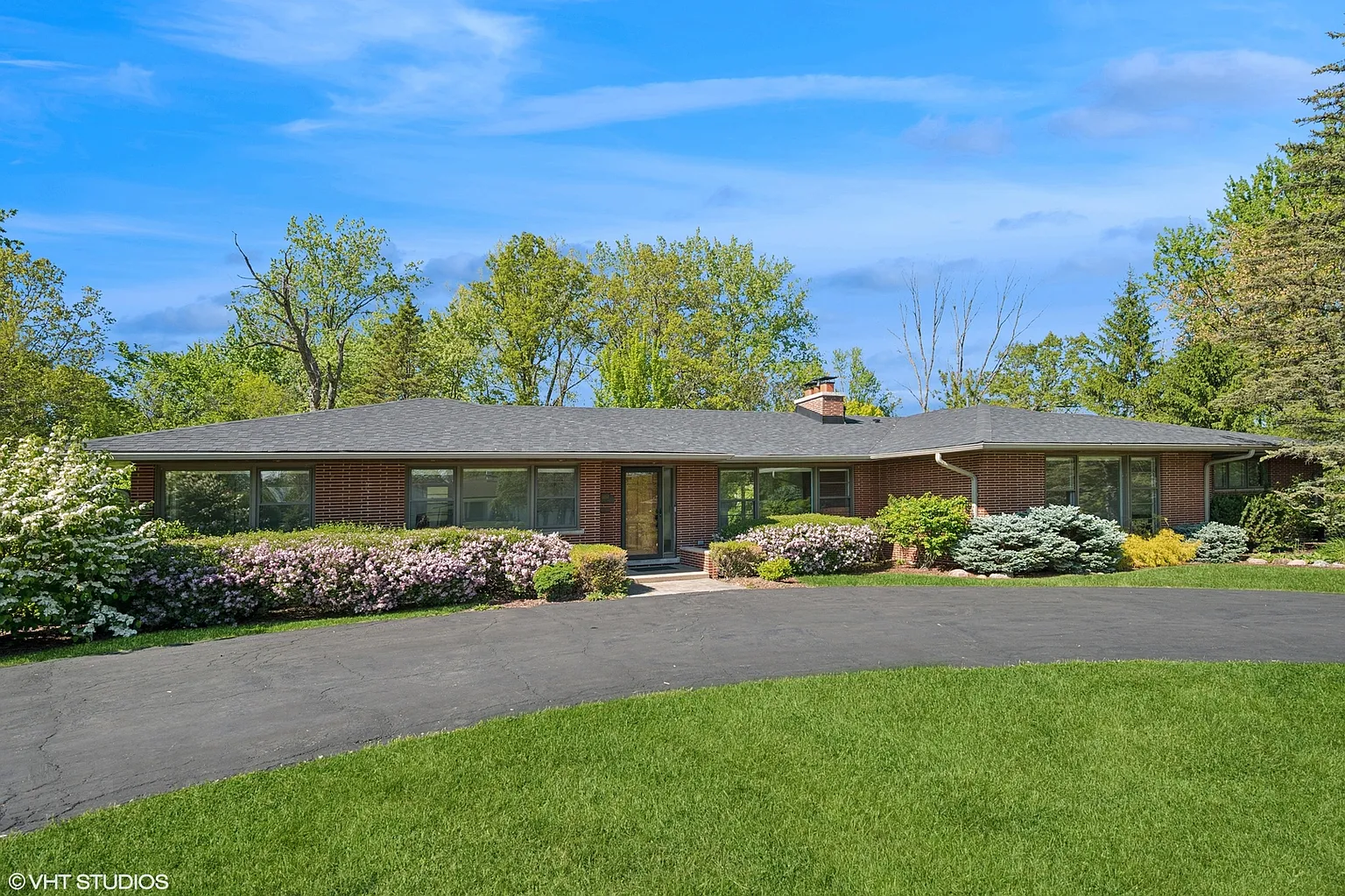 1050 Cedar Ln photo 1