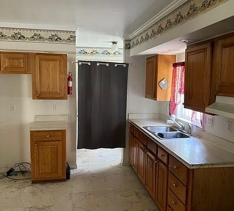 4th image of 386 Phillips Ln