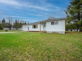3823 Sweetbrier Ln, Charlevoix, MI 49720