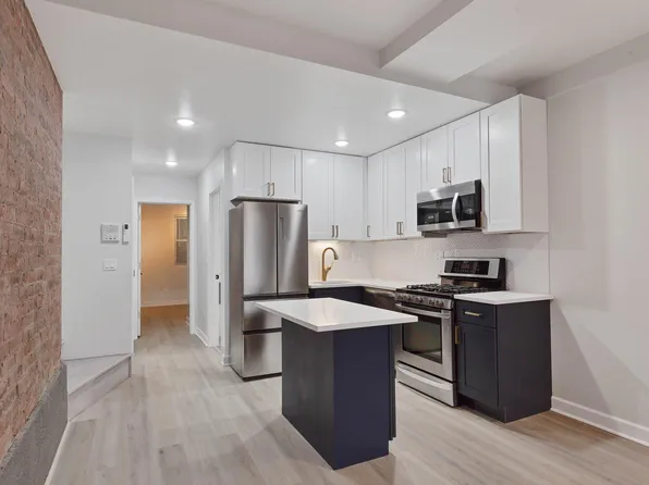 6201 N Winthrop Ave #2, Chicago, IL 60660