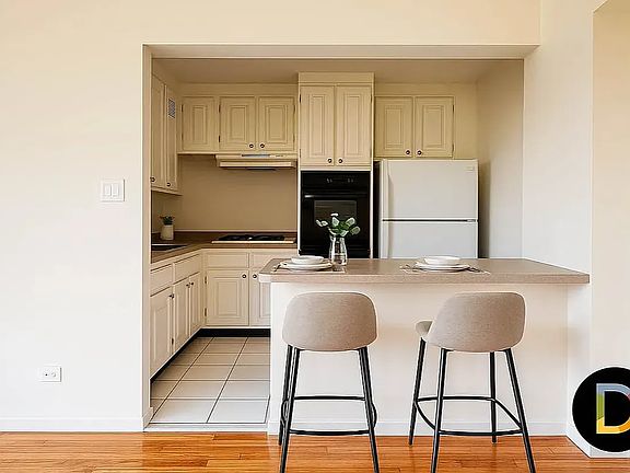 2nd image of 24510 Grand Central Pkwy APT 4G