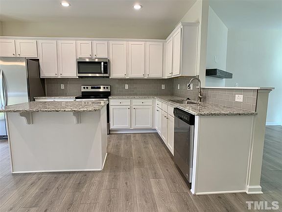5th image of 445 Heatwood Dr