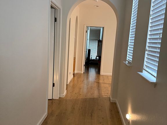 upstairs hallway leading to MBR