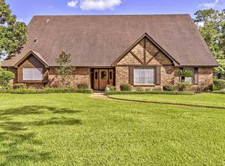 1210 Nottingham Ln, Beaumont, TX 77706