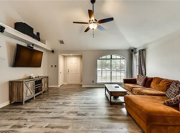 4th image of 1600 Mountain Side Dr