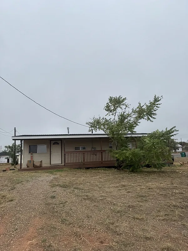 1 bed, 1.0 bath, 634 sqft, $900 — Photo 1