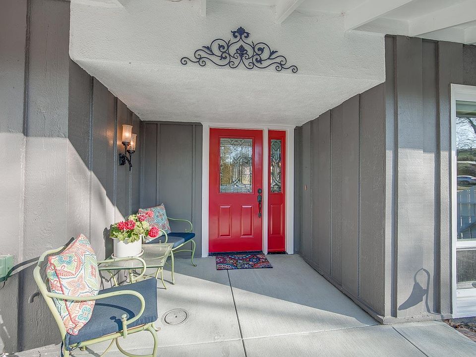 1st image of 1068 Bart Cir