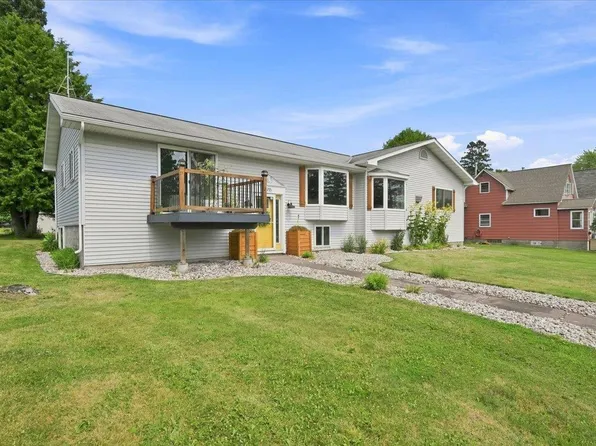 915 9th Ave, Two Harbors, MN 55616