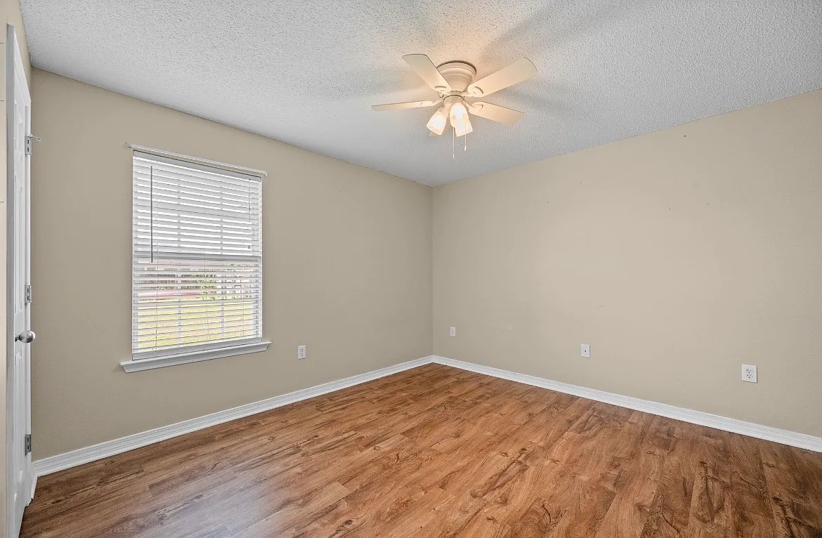3 bed, 1440 sqft, $950 — Photo 1