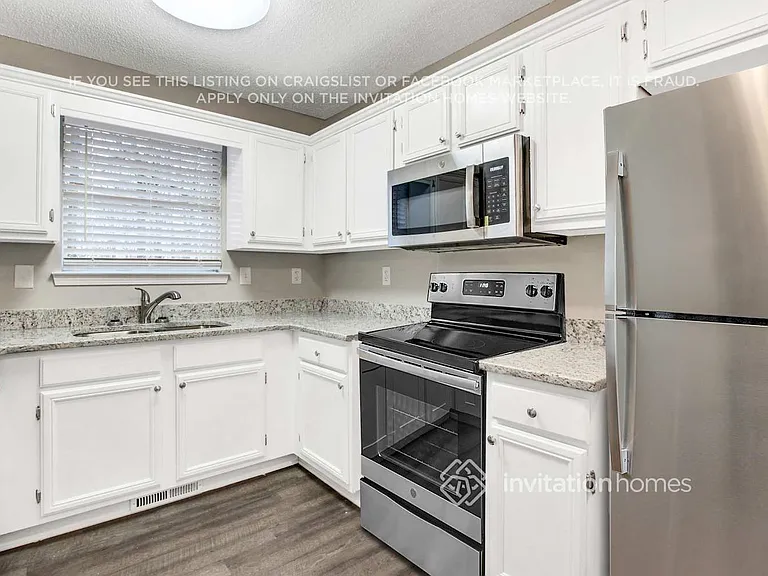 1815 Independence Dr — Photo 9