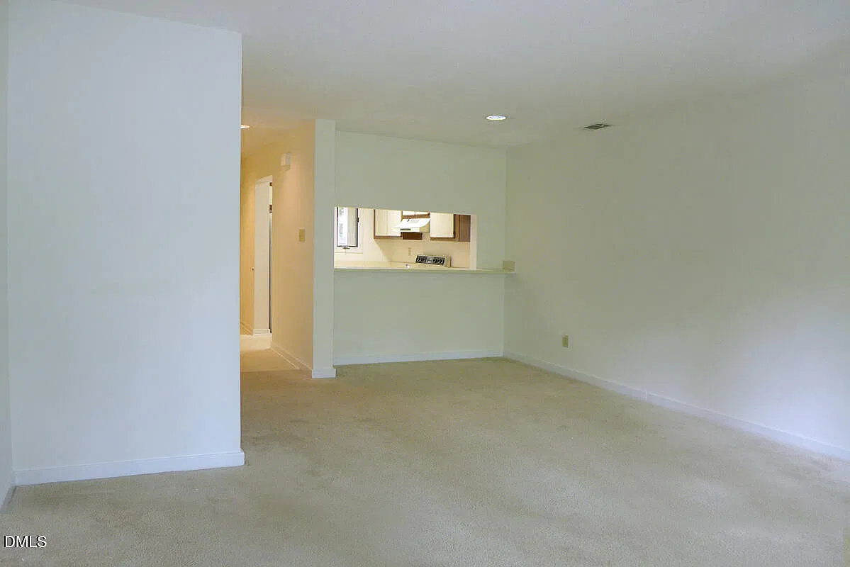 2 bed, 2.0 bath, 900 sqft, $1,595 — Photo 3