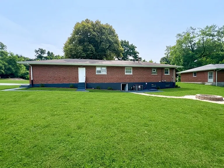 10325 Lookaway Dr — Photo 4