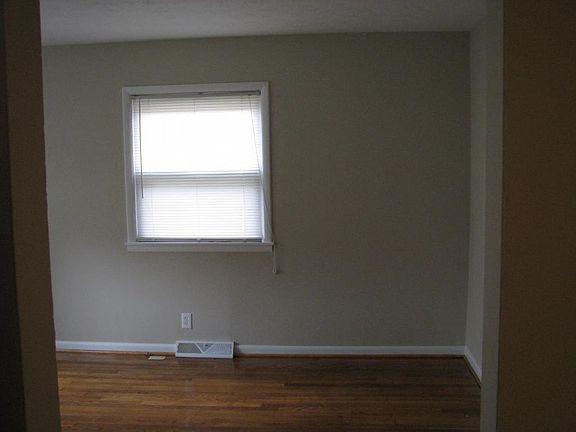 5th image of 3531 Lansdowne Dr