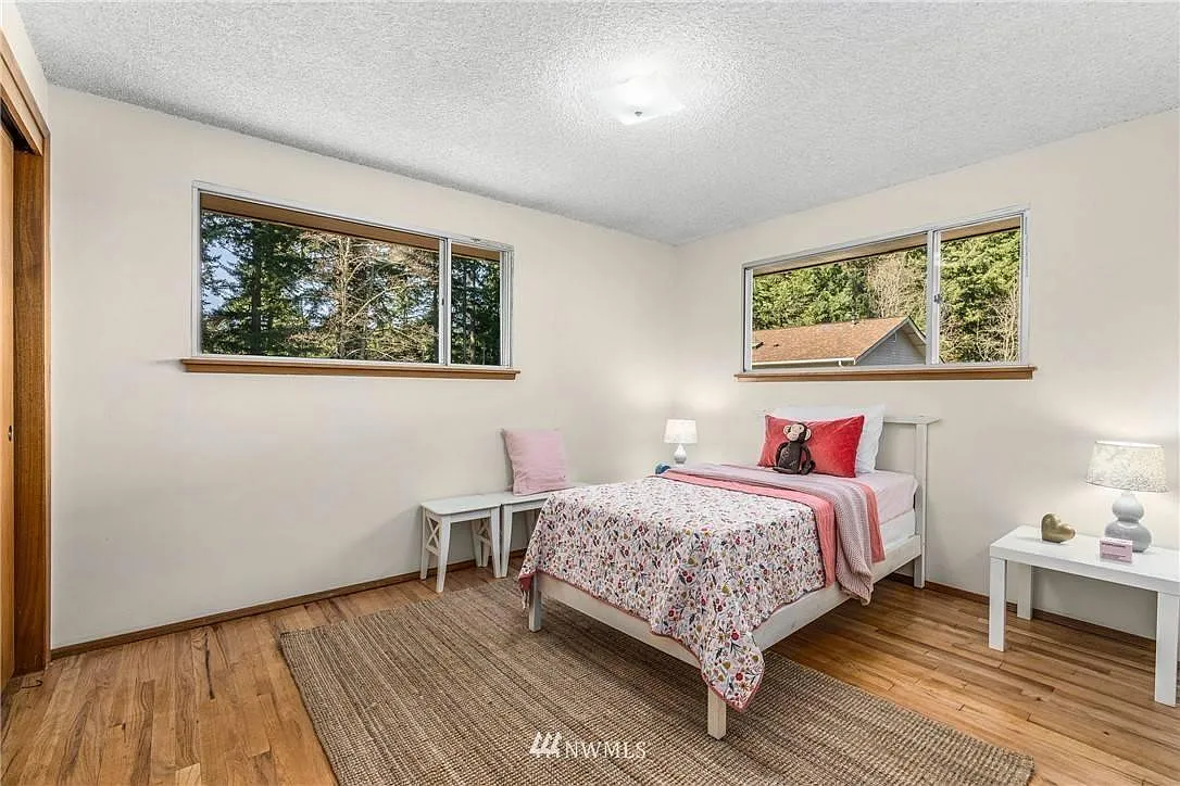 8217 208th St SW — Photo 4