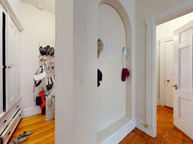 467 Beacon St #2 — Photo 17