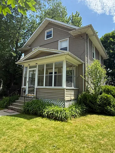 1129 4th St Photo 1