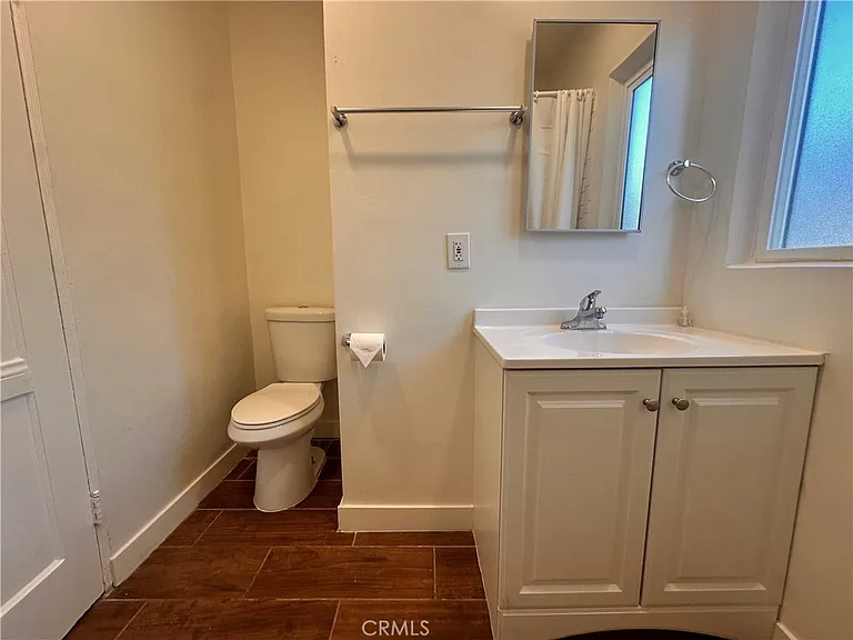 314 Wilshire Pl — Photo 11