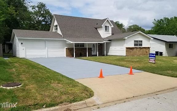 4th image of 758R Briarwood Ln