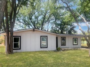 109 Bay Roc Ln, Runaway Bay, TX 76426