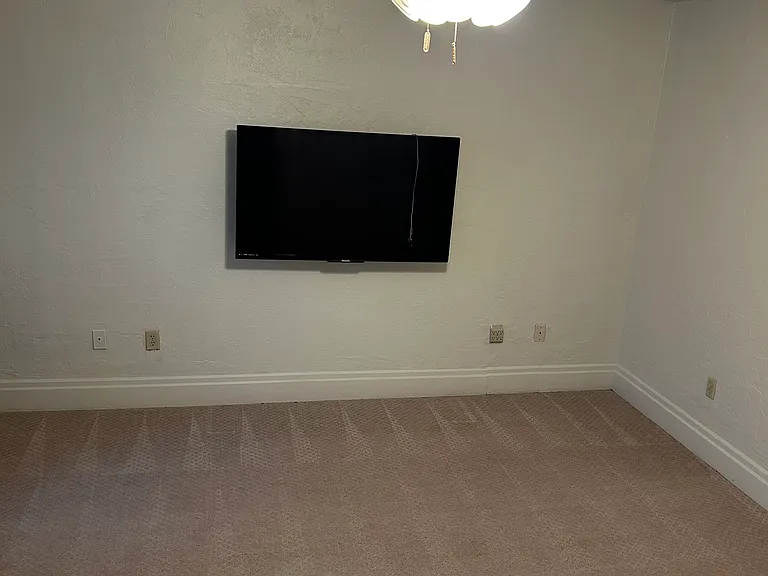 109 Capital Ave #2 — Photo 5