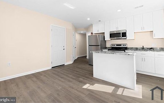 2nd image of 3158 Buena Vista Ter SE APT 5