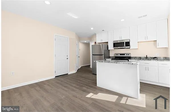 Building Photo - 3158 Buena Vista Ter SE #5