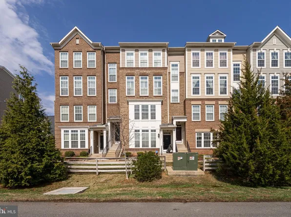 43491 Town Gate Sq, Chantilly, VA 20152