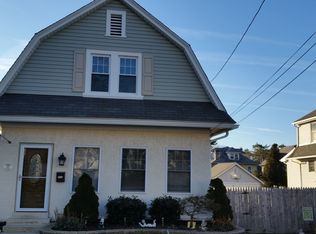 327 Kenmore Rd, Havertown, PA 19083