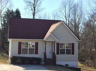 13 Elm St, Thomasville, NC 27360