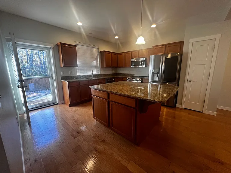4704 Hadley St — Photo 3