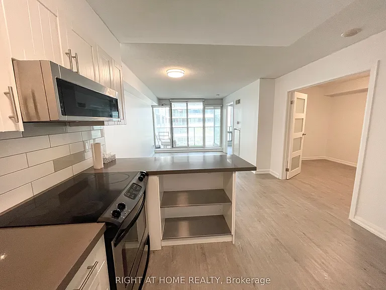 111 Elizabeth St #602 — Photo 19