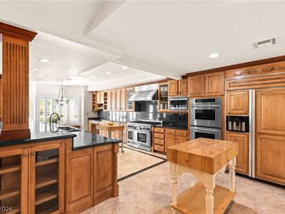 8821 Sandspring Dr, Las Vegas, NV, 89134