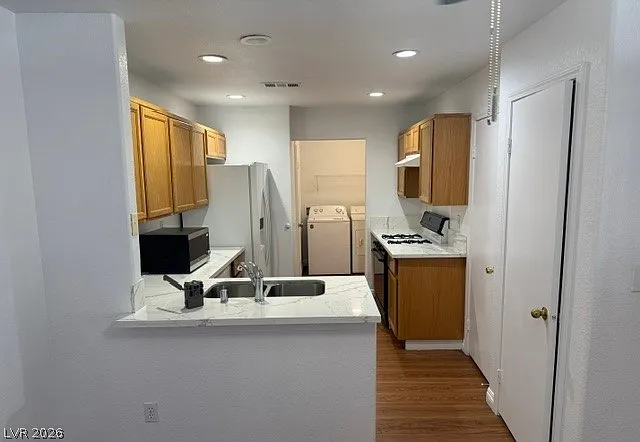 3 bed, 2.5 bath, 1408 sqft, $1,750 — Photo 4